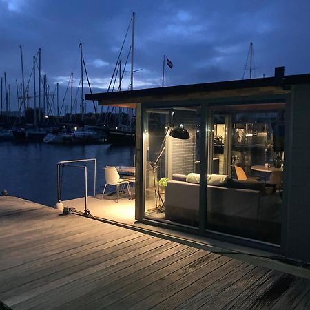 Houseboat De Amstel Hotel Monnickendam Exterior photo