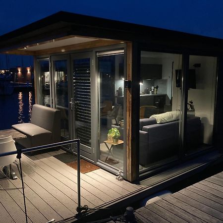 Houseboat De Amstel Hotel Monnickendam Exterior photo