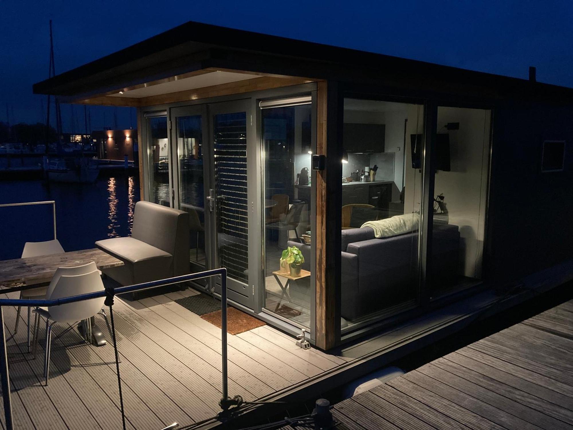 Houseboat De Amstel Hotel Monnickendam Exterior photo