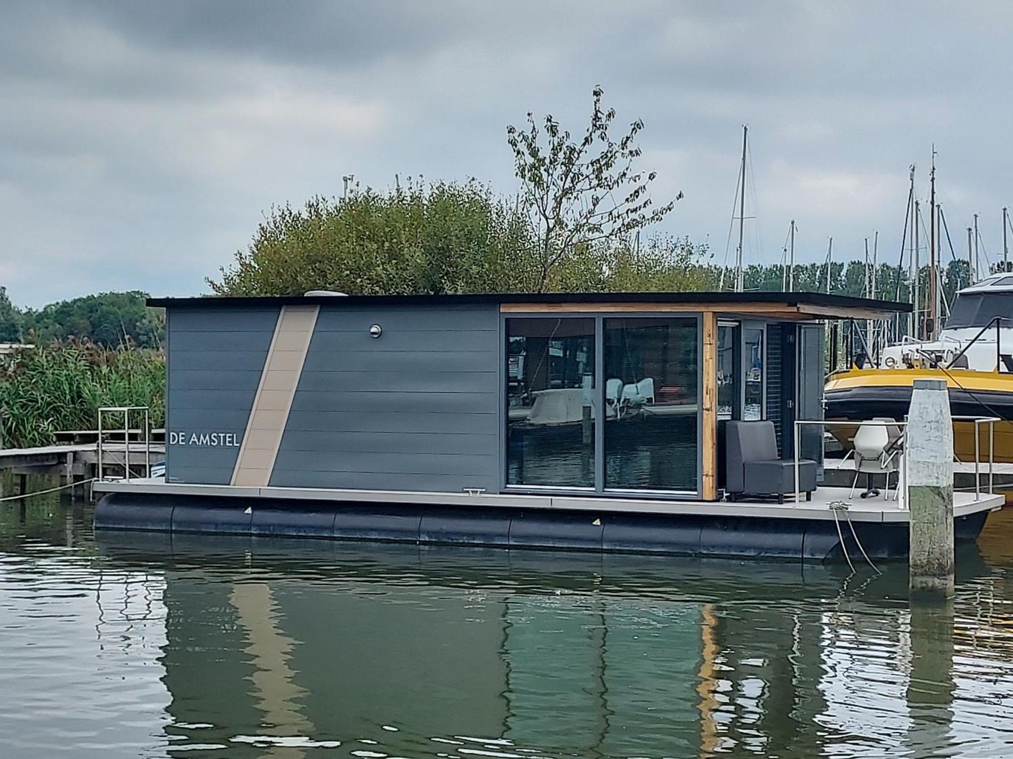 Houseboat De Amstel Hotel Monnickendam Exterior photo