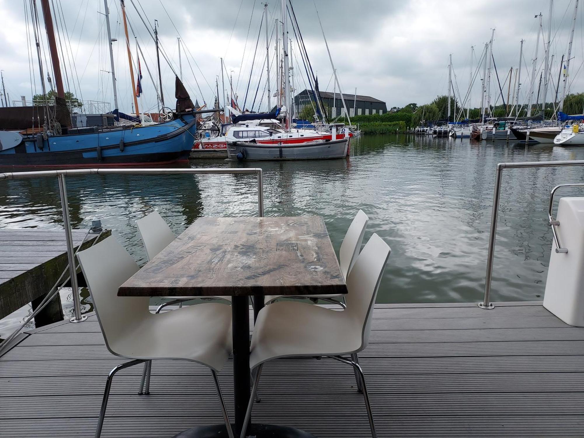 Houseboat De Amstel Hotel Monnickendam Exterior photo